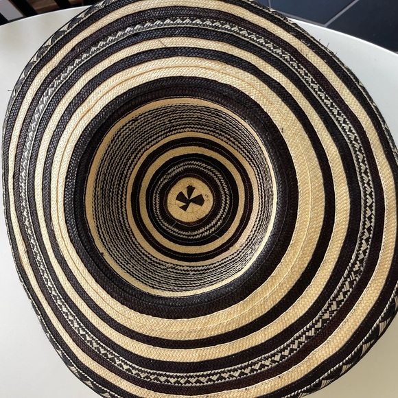 Black and Tan Woven Wide Brim Sun Hat - Picture 3 of 3